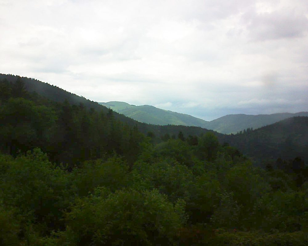 Le petit ballon vu depuis le Domaine Langmatt à Murbach le 23.05.2018 à 15:15 Le petit ballon (Alsace, Vosges) le 23.05.2018 à 15:15