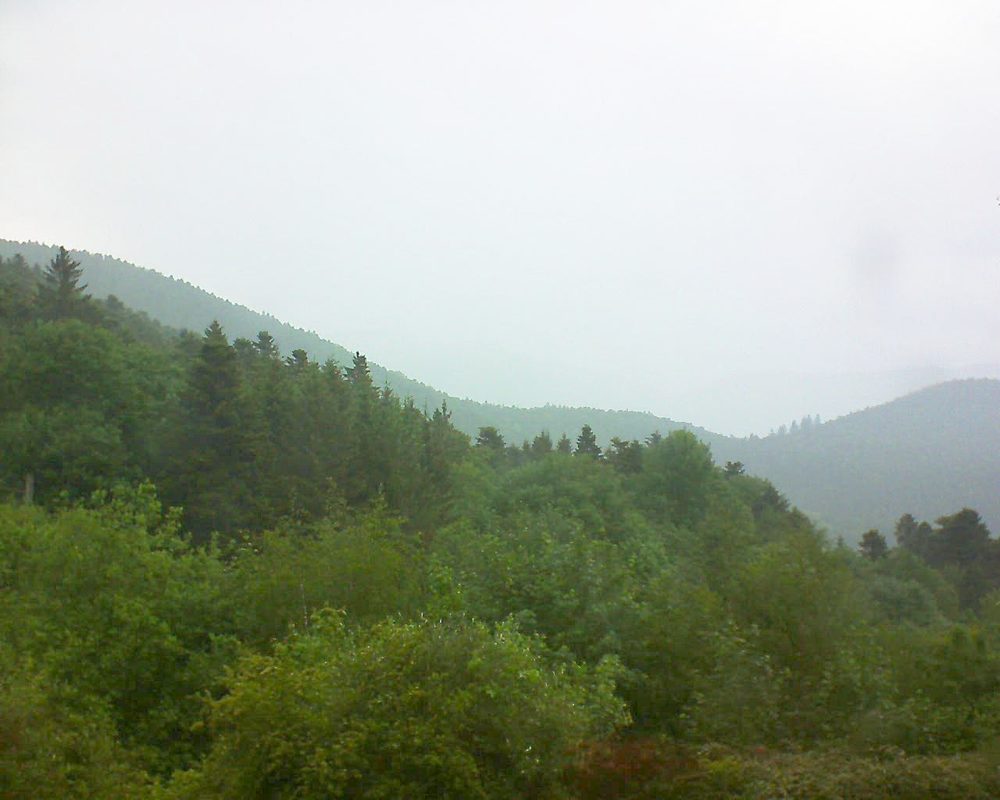 Le petit ballon vu depuis le Domaine Langmatt à Murbach le 23.05.2018 à 15:45 Le petit ballon (Alsace, Vosges) le 23.05.2018 à 15:45