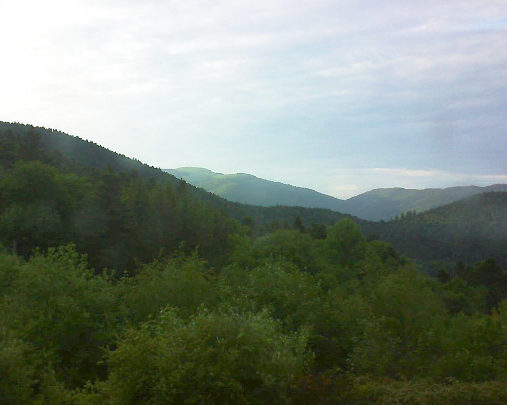 Le petit ballon vu depuis le Domaine Langmatt à Murbach le 23.05.2018 à 20:00 Le petit ballon (Alsace, Vosges) le 23.05.2018 à 20:00