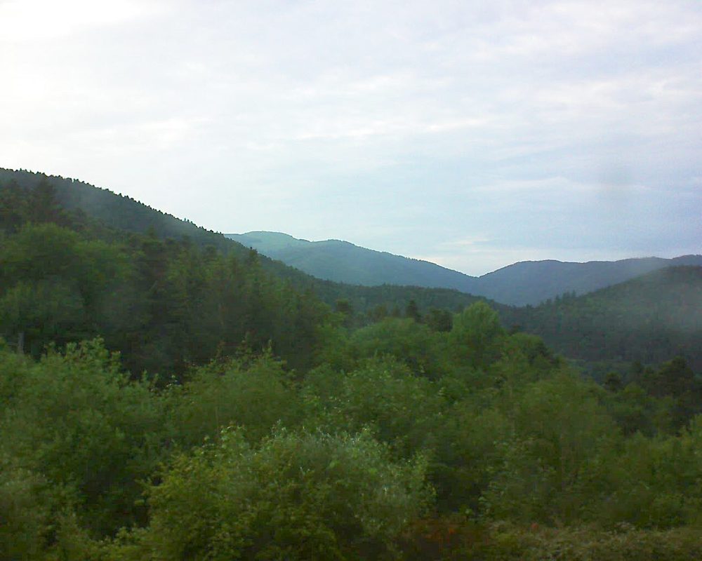 Le petit ballon vu depuis le Domaine Langmatt à Murbach le 23.05.2018 à 20:15 Le petit ballon (Alsace, Vosges) le 23.05.2018 à 20:15