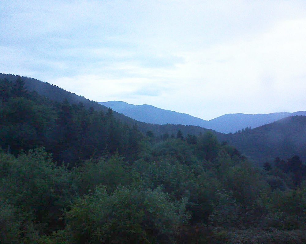 Le petit ballon vu depuis le Domaine Langmatt à Murbach le 24.05.2018 à 05:45 Le petit ballon (Alsace, Vosges) le 24.05.2018 à 05:45