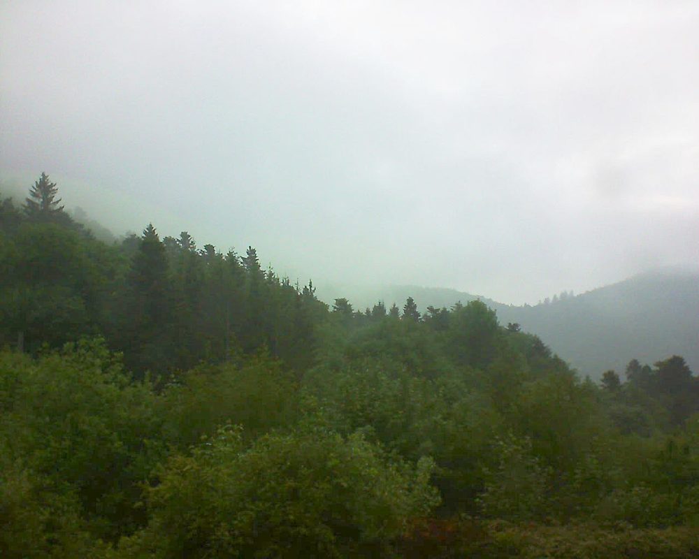 Le petit ballon vu depuis le Domaine Langmatt à Murbach le 24.05.2018 à 08:15 Le petit ballon (Alsace, Vosges) le 24.05.2018 à 08:15