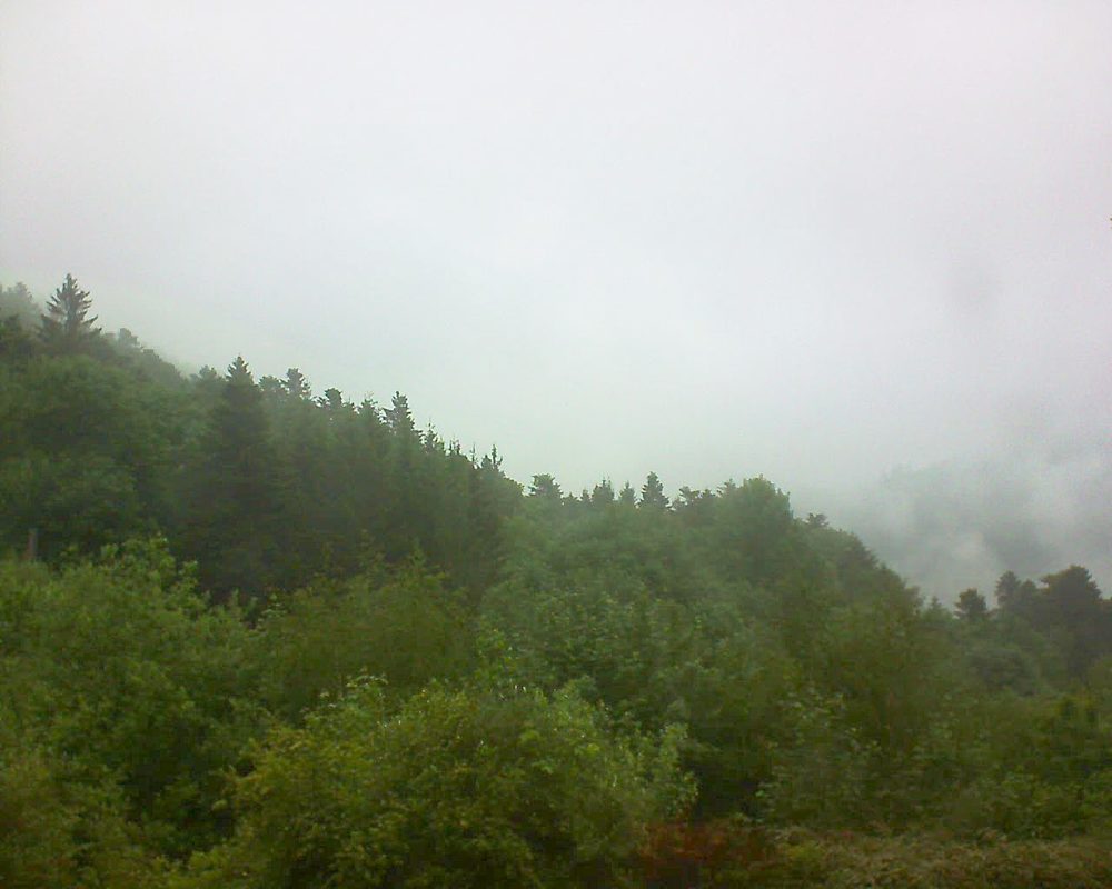 Le petit ballon vu depuis le Domaine Langmatt à Murbach le 24.05.2018 à 09:00 Le petit ballon (Alsace, Vosges) le 24.05.2018 à 09:00