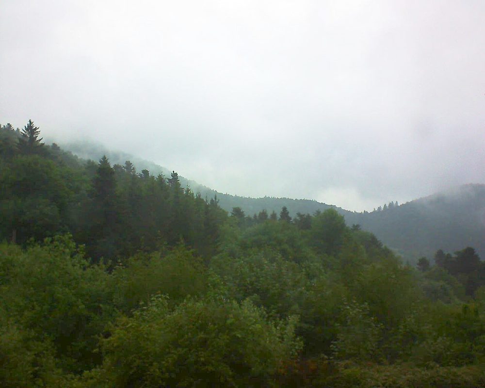 Le petit ballon vu depuis le Domaine Langmatt à Murbach le 24.05.2018 à 09:30 Le petit ballon (Alsace, Vosges) le 24.05.2018 à 09:30