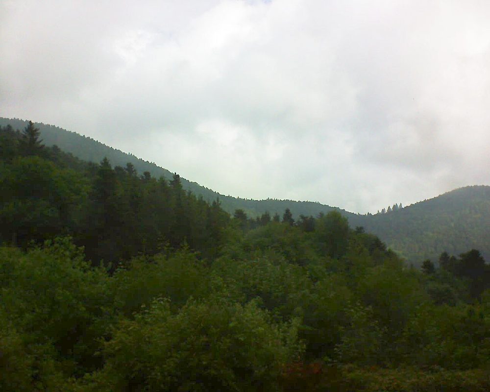 Le petit ballon vu depuis le Domaine Langmatt à Murbach le 24.05.2018 à 10:00 Le petit ballon (Alsace, Vosges) le 24.05.2018 à 10:00