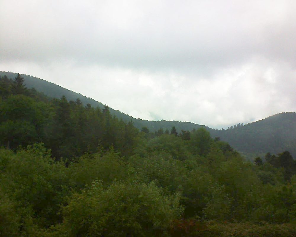 Le petit ballon vu depuis le Domaine Langmatt à Murbach le 24.05.2018 à 10:15 Le petit ballon (Alsace, Vosges) le 24.05.2018 à 10:15