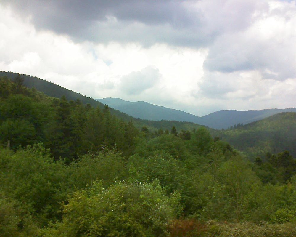 Le petit ballon vu depuis le Domaine Langmatt à Murbach le 24.05.2018 à 13:45 Le petit ballon (Alsace, Vosges) le 24.05.2018 à 13:45