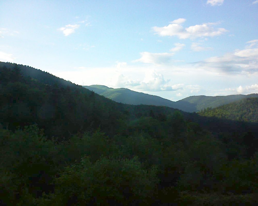 Le petit ballon vu depuis le Domaine Langmatt à Murbach le 24.05.2018 à 19:45 Le petit ballon (Alsace, Vosges) le 24.05.2018 à 19:45