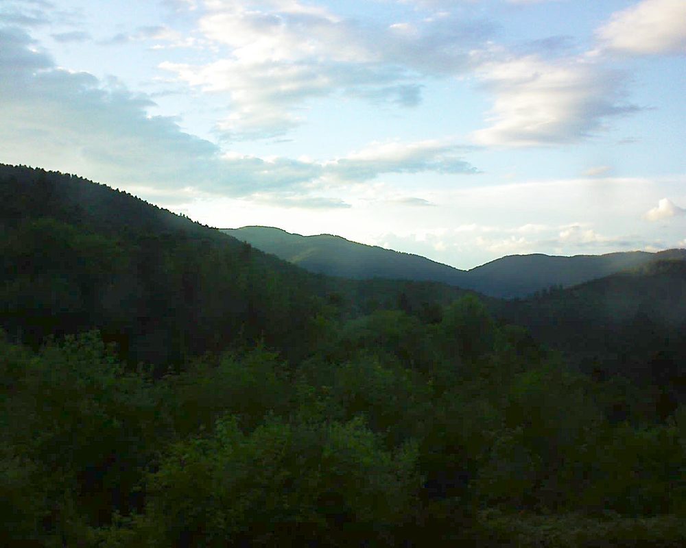 Le petit ballon vu depuis le Domaine Langmatt à Murbach le 24.05.2018 à 20:30 Le petit ballon (Alsace, Vosges) le 24.05.2018 à 20:30