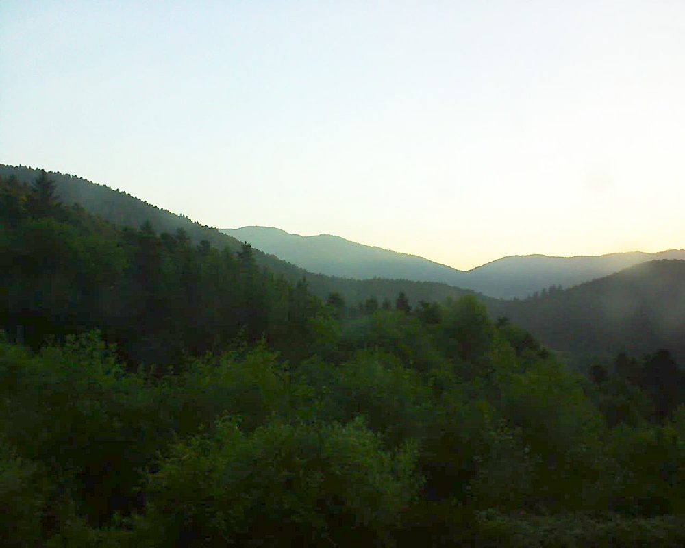 Le petit ballon vu depuis le Domaine Langmatt à Murbach le 25.05.2018 à 06:00 Le petit ballon (Alsace, Vosges) le 25.05.2018 à 06:00