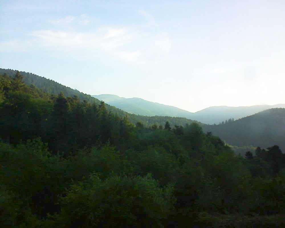Le petit ballon vu depuis le Domaine Langmatt à Murbach le 25.05.2018 à 07:00 Le petit ballon (Alsace, Vosges) le 25.05.2018 à 07:00