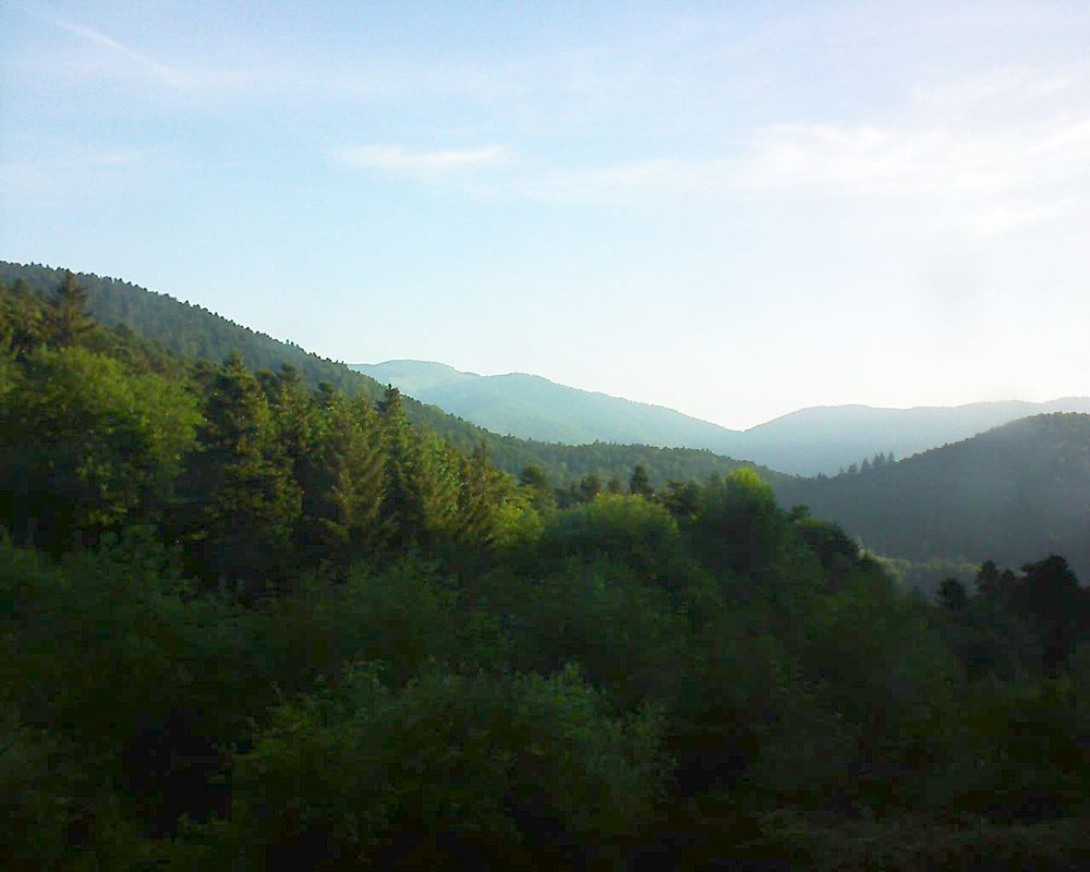 Le petit ballon vu depuis le Domaine Langmatt à Murbach le 25.05.2018 à 07:15 Le petit ballon (Alsace, Vosges) le 25.05.2018 à 07:15