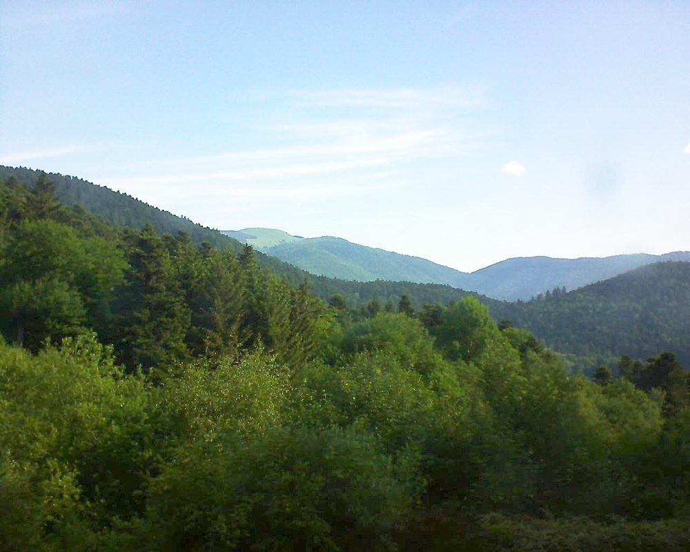 Le petit ballon vu depuis le Domaine Langmatt à Murbach le 25.05.2018 à 08:30 Le petit ballon (Alsace, Vosges) le 25.05.2018 à 08:30