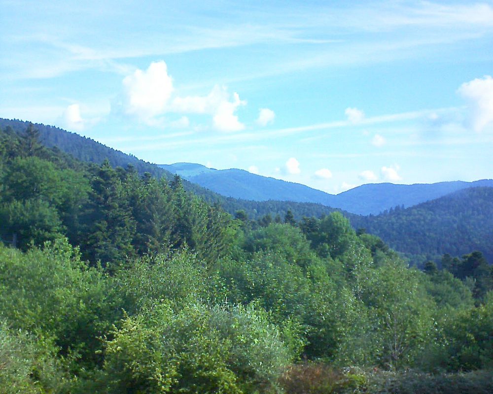 Le petit ballon vu depuis le Domaine Langmatt à Murbach le 25.05.2018 à 09:15 Le petit ballon (Alsace, Vosges) le 25.05.2018 à 09:15