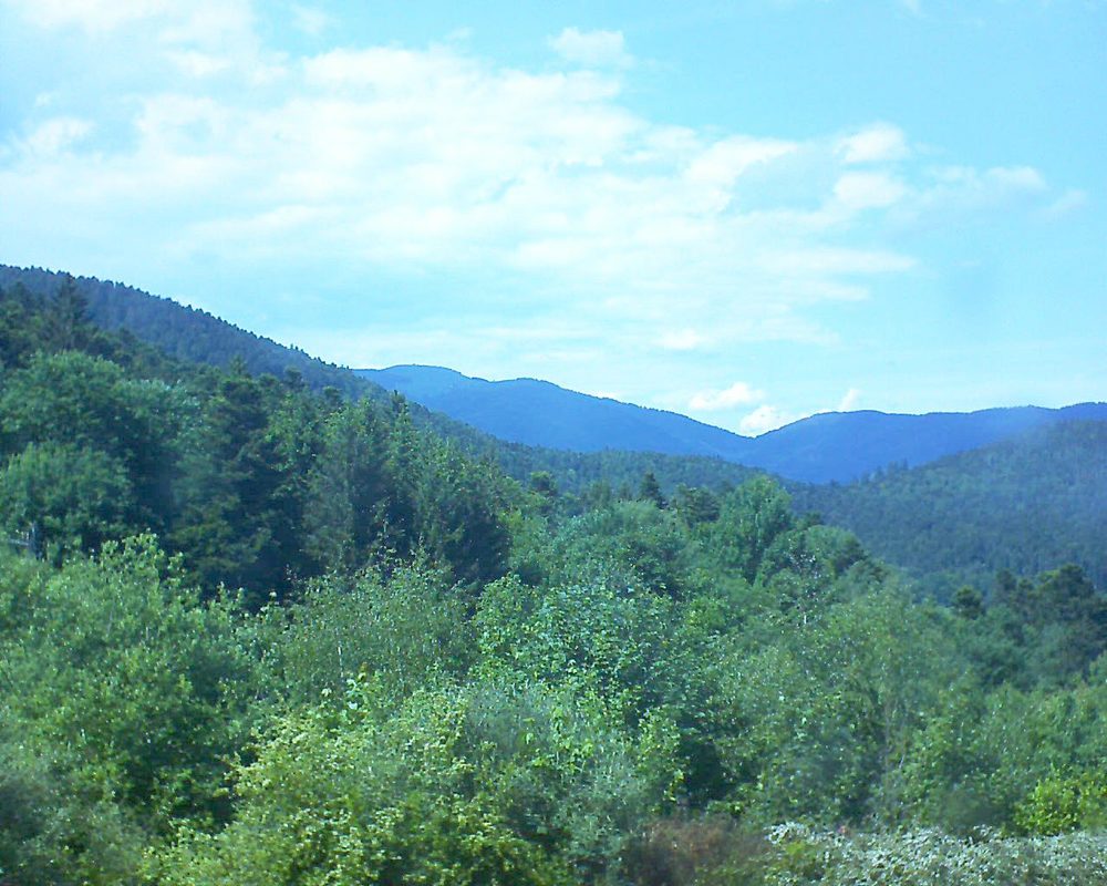 Le petit ballon vu depuis le Domaine Langmatt à Murbach le 25.05.2018 à 15:30 Le petit ballon (Alsace, Vosges) le 25.05.2018 à 15:30