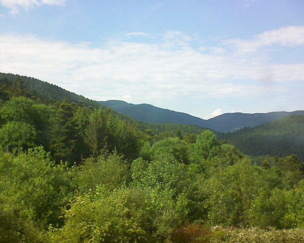 Le petit ballon vu depuis le Domaine Langmatt à Murbach le 25.05.2018 à 16:30 Le petit ballon (Alsace, Vosges) le 25.05.2018 à 16:30