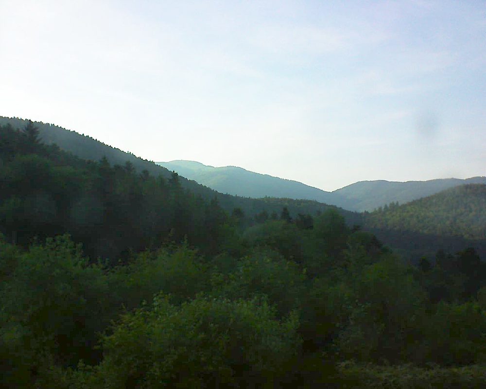 Le petit ballon vu depuis le Domaine Langmatt à Murbach le 25.05.2018 à 19:30 Le petit ballon (Alsace, Vosges) le 25.05.2018 à 19:30