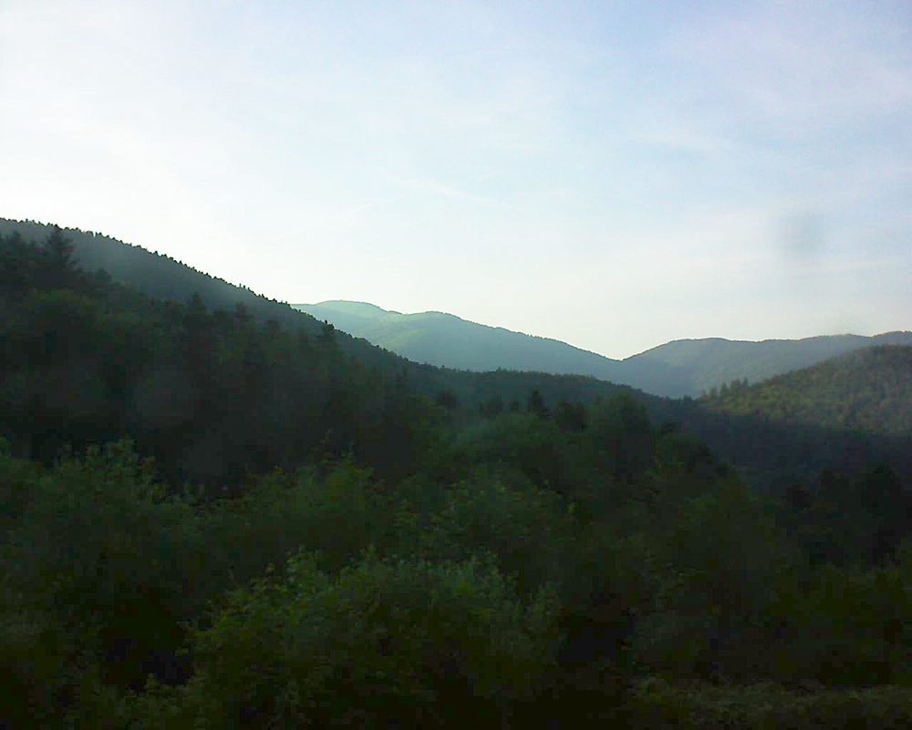 Le petit ballon vu depuis le Domaine Langmatt à Murbach le 25.05.2018 à 19:45 Le petit ballon (Alsace, Vosges) le 25.05.2018 à 19:45