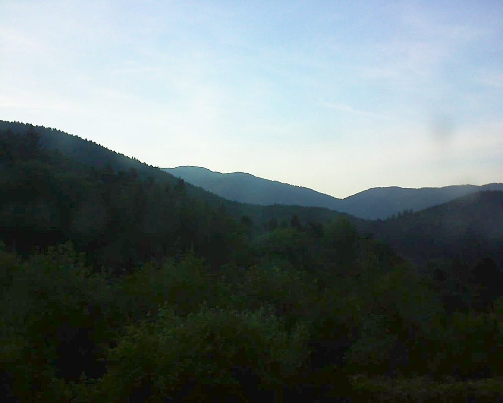 Le petit ballon vu depuis le Domaine Langmatt à Murbach le 25.05.2018 à 20:00 Le petit ballon (Alsace, Vosges) le 25.05.2018 à 20:00