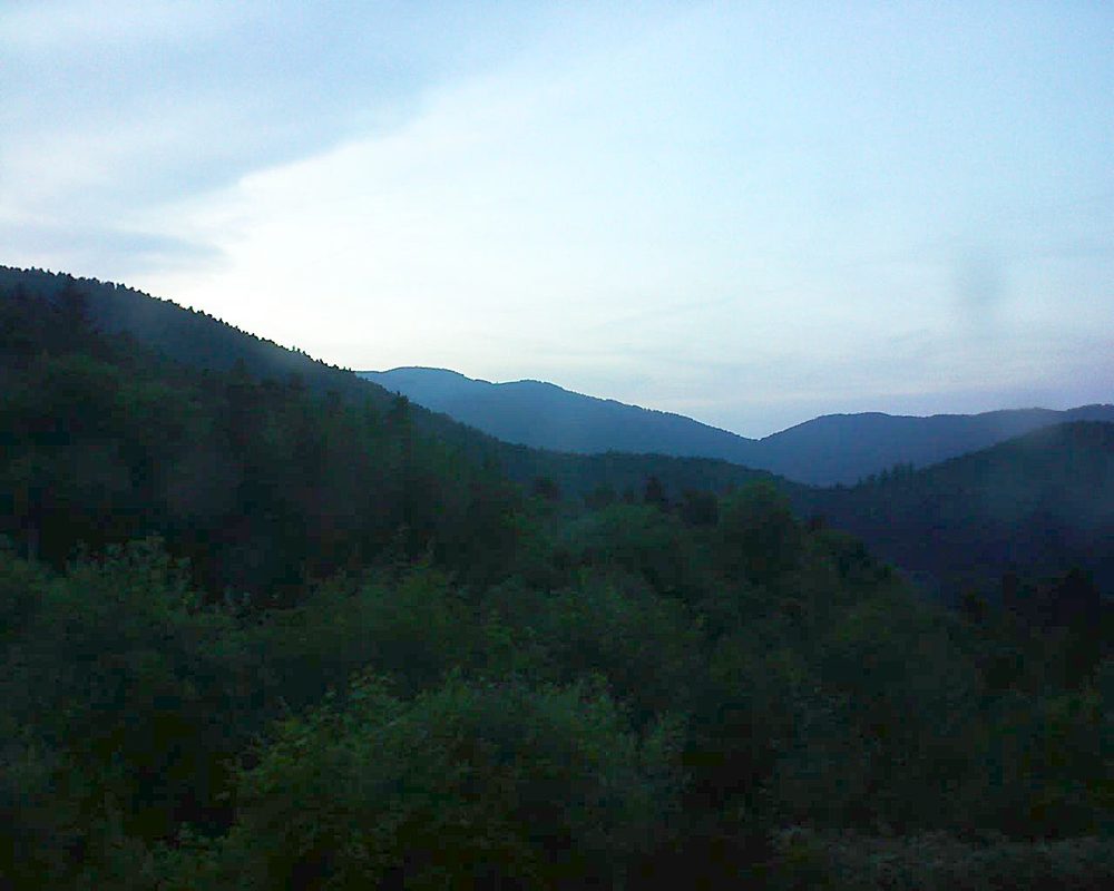 Le petit ballon vu depuis le Domaine Langmatt à Murbach le 25.05.2018 à 21:15 Le petit ballon (Alsace, Vosges) le 25.05.2018 à 21:15