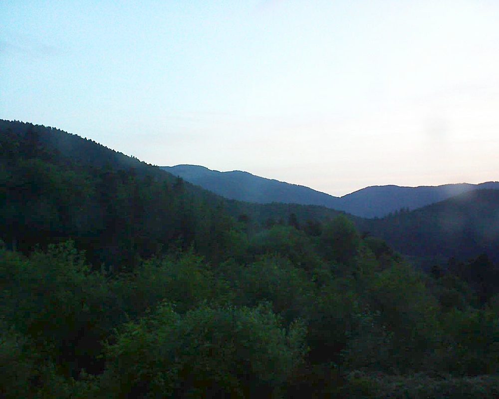 Le petit ballon vu depuis le Domaine Langmatt à Murbach le 26.05.2018 à 05:30 Le petit ballon (Alsace, Vosges) le 26.05.2018 à 05:30