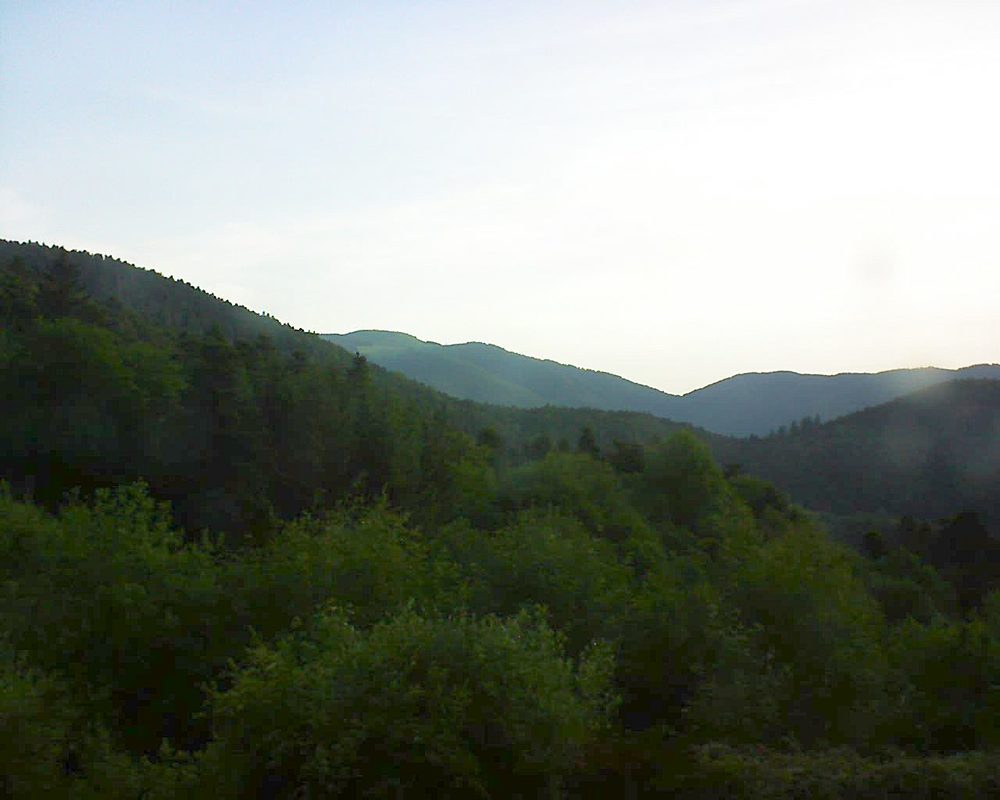 Le petit ballon vu depuis le Domaine Langmatt à Murbach le 26.05.2018 à 06:30 Le petit ballon (Alsace, Vosges) le 26.05.2018 à 06:30