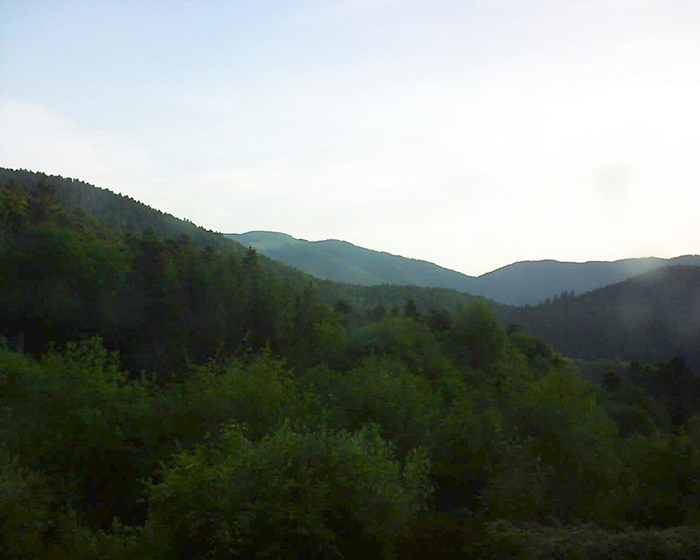 Le petit ballon vu depuis le Domaine Langmatt à Murbach le 26.05.2018 à 06:45 Le petit ballon (Alsace, Vosges) le 26.05.2018 à 06:45