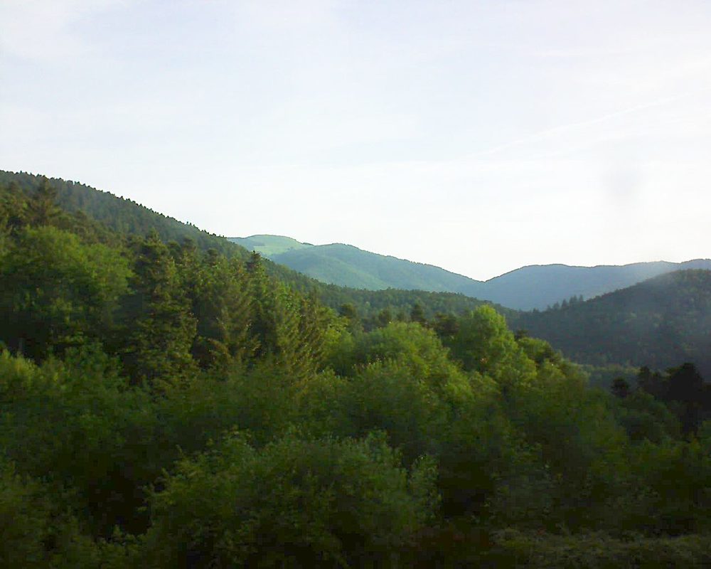 Le petit ballon vu depuis le Domaine Langmatt à Murbach le 26.05.2018 à 07:30 Le petit ballon (Alsace, Vosges) le 26.05.2018 à 07:30