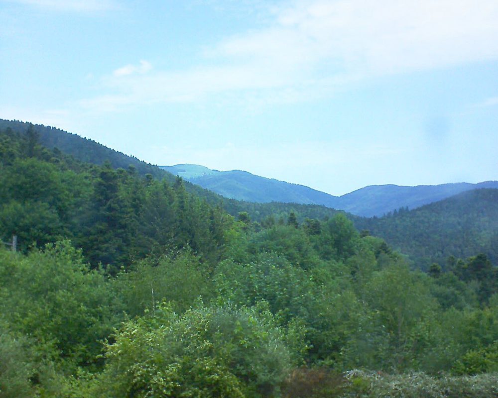 Le petit ballon vu depuis le Domaine Langmatt à Murbach le 26.05.2018 à 12:30 Le petit ballon (Alsace, Vosges) le 26.05.2018 à 12:30