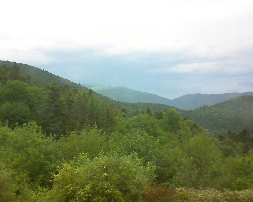 Le petit ballon vu depuis le Domaine Langmatt à Murbach le 26.05.2018 à 14:15 Le petit ballon (Alsace, Vosges) le 26.05.2018 à 14:15