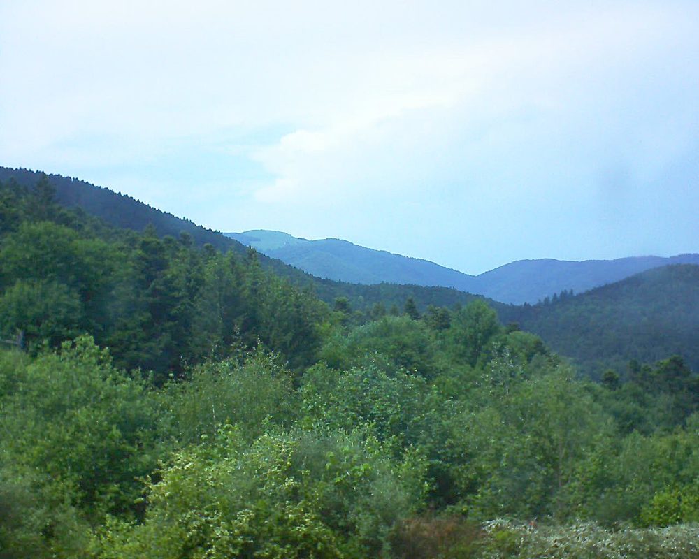 Le petit ballon vu depuis le Domaine Langmatt à Murbach le 26.05.2018 à 15:15 Le petit ballon (Alsace, Vosges) le 26.05.2018 à 15:15