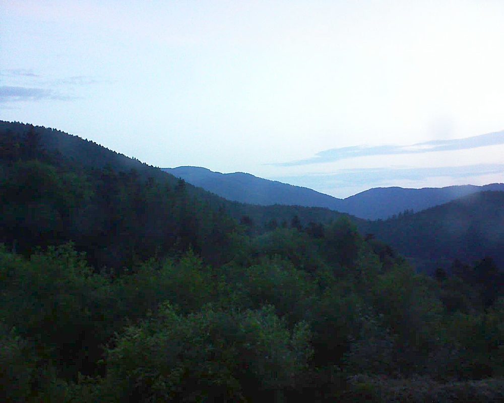 Le petit ballon vu depuis le Domaine Langmatt à Murbach le 27.05.2018 à 05:30 Le petit ballon (Alsace, Vosges) le 27.05.2018 à 05:30