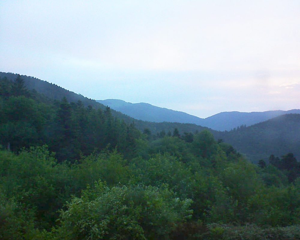 Le petit ballon vu depuis le Domaine Langmatt à Murbach le 28.05.2018 à 05:45 Le petit ballon (Alsace, Vosges) le 28.05.2018 à 05:45