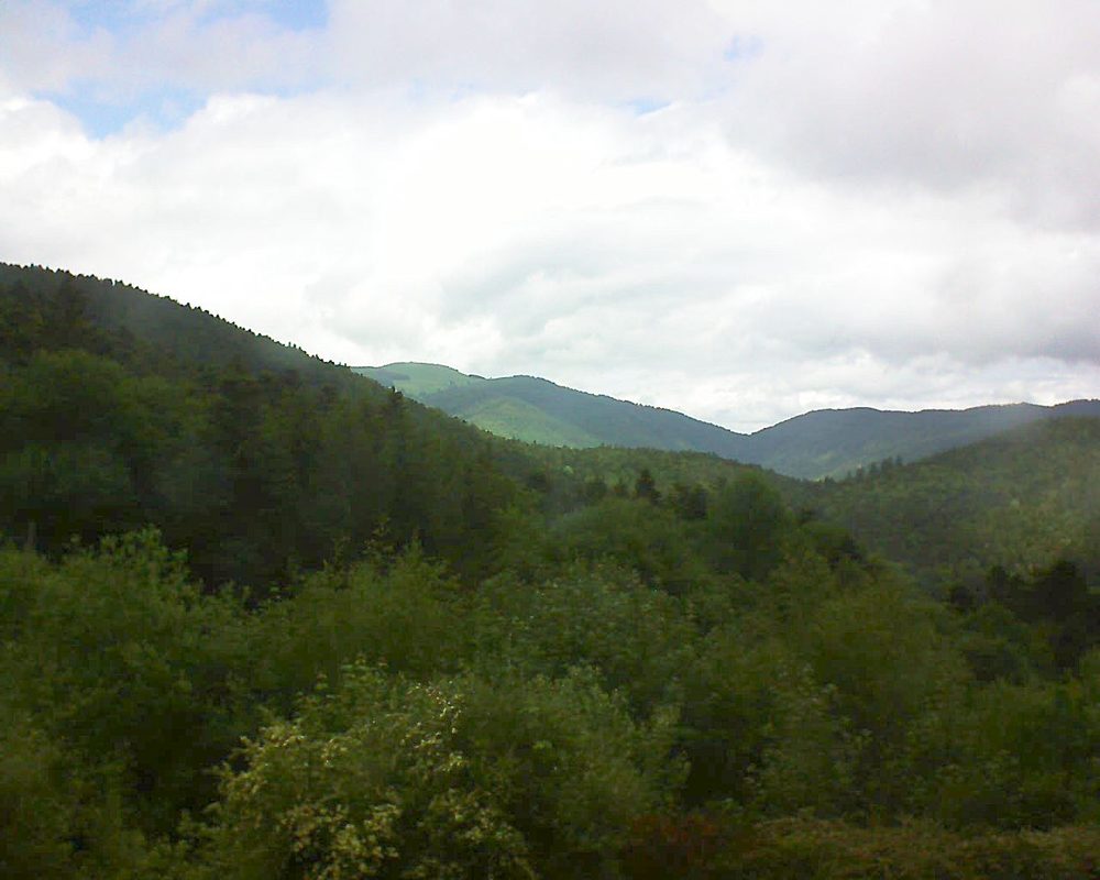 Le petit ballon vu depuis le Domaine Langmatt à Murbach le 29.05.2018 à 14:00 Le petit ballon (Alsace, Vosges) le 29.05.2018 à 14:00