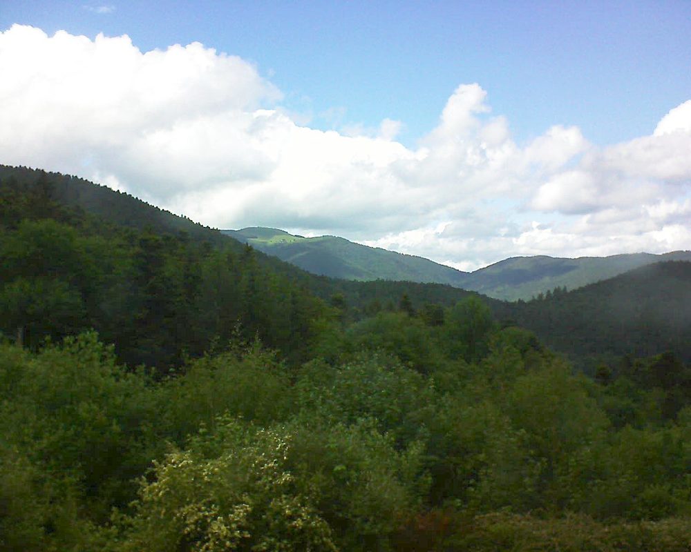 Le petit ballon vu depuis le Domaine Langmatt à Murbach le 29.05.2018 à 15:30 Le petit ballon (Alsace, Vosges) le 29.05.2018 à 15:30