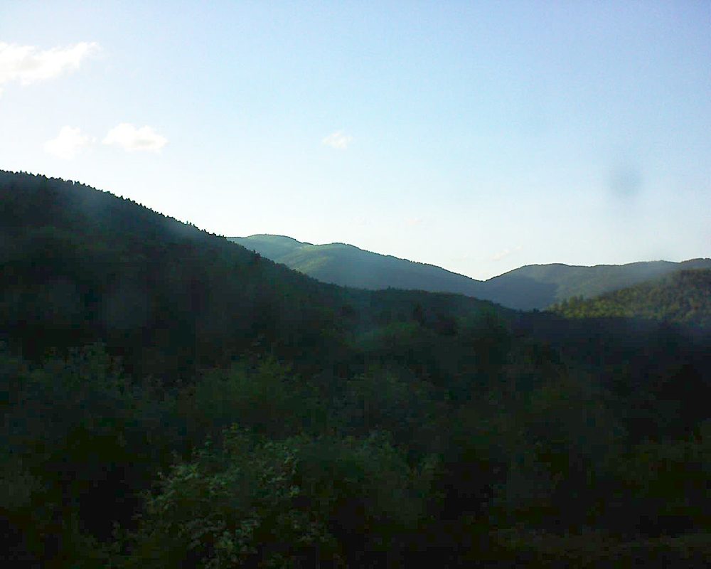 Le petit ballon vu depuis le Domaine Langmatt à Murbach le 29.05.2018 à 20:00 Le petit ballon (Alsace, Vosges) le 29.05.2018 à 20:00