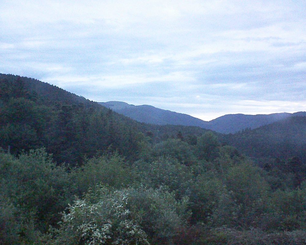 Le petit ballon vu depuis le Domaine Langmatt à Murbach le 30.05.2018 à 05:30 Le petit ballon (Alsace, Vosges) le 30.05.2018 à 05:30