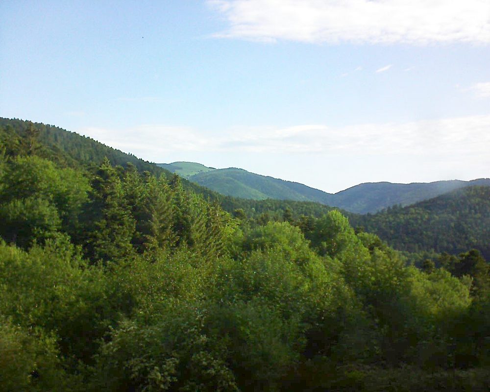 Le petit ballon vu depuis le Domaine Langmatt à Murbach le 30.05.2018 à 08:30 Le petit ballon (Alsace, Vosges) le 30.05.2018 à 08:30