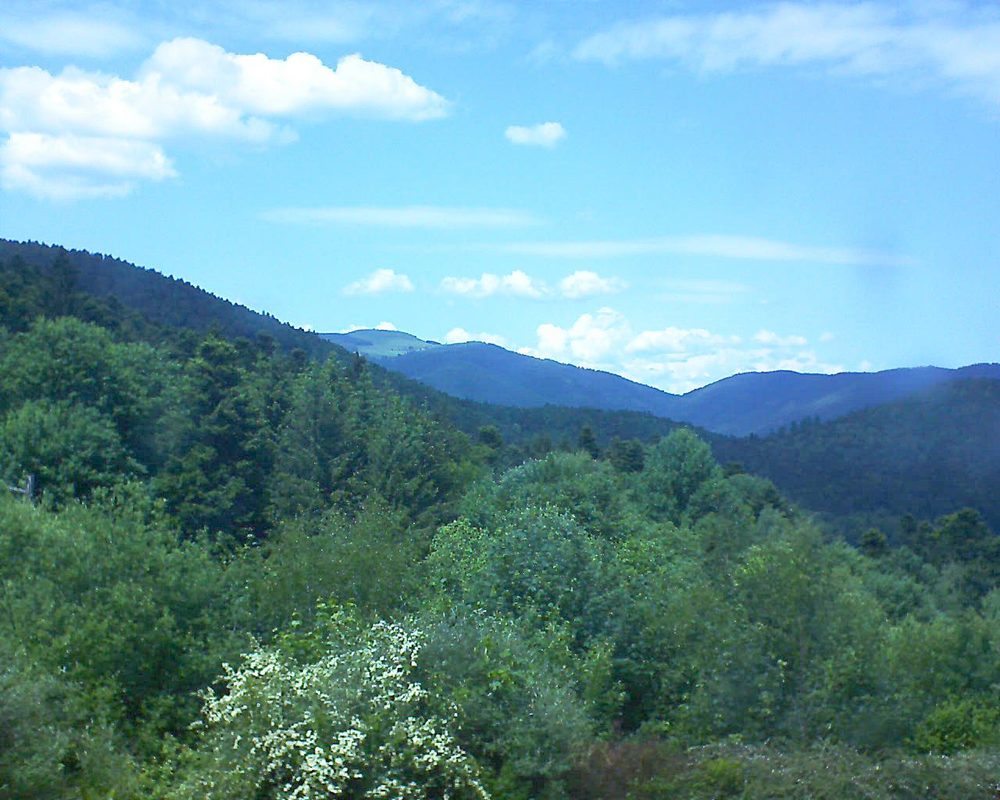 Le petit ballon vu depuis le Domaine Langmatt à Murbach le 30.05.2018 à 14:30 Le petit ballon (Alsace, Vosges) le 30.05.2018 à 14:30
