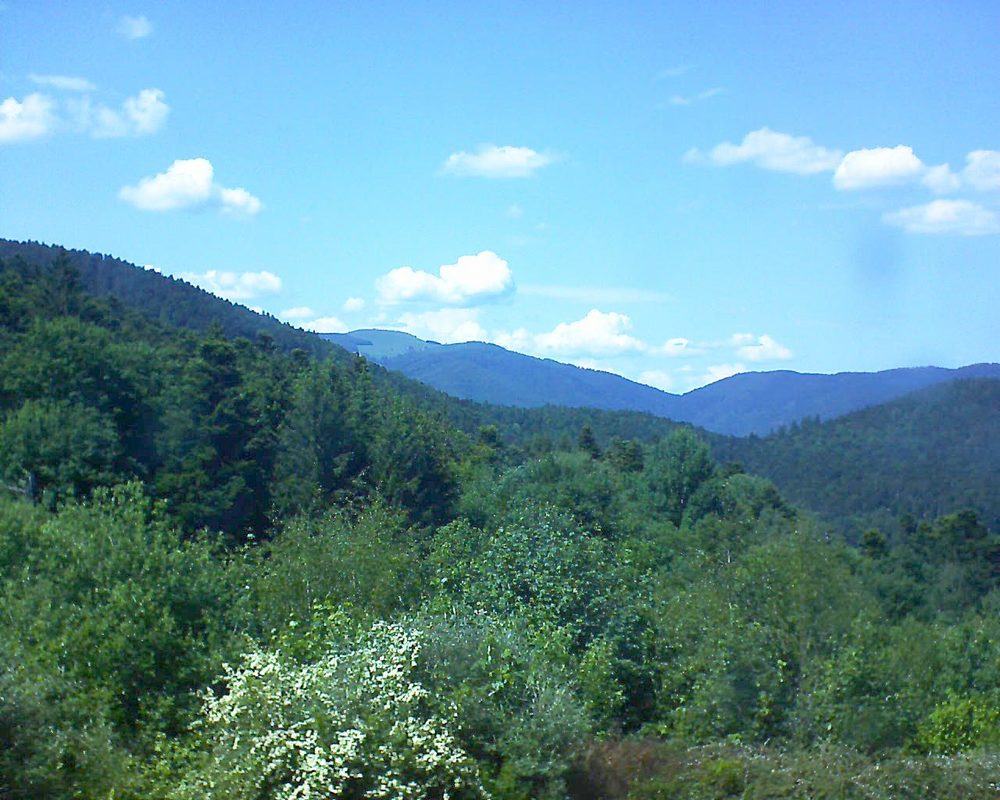 Le petit ballon vu depuis le Domaine Langmatt à Murbach le 30.05.2018 à 15:15 Le petit ballon (Alsace, Vosges) le 30.05.2018 à 15:15