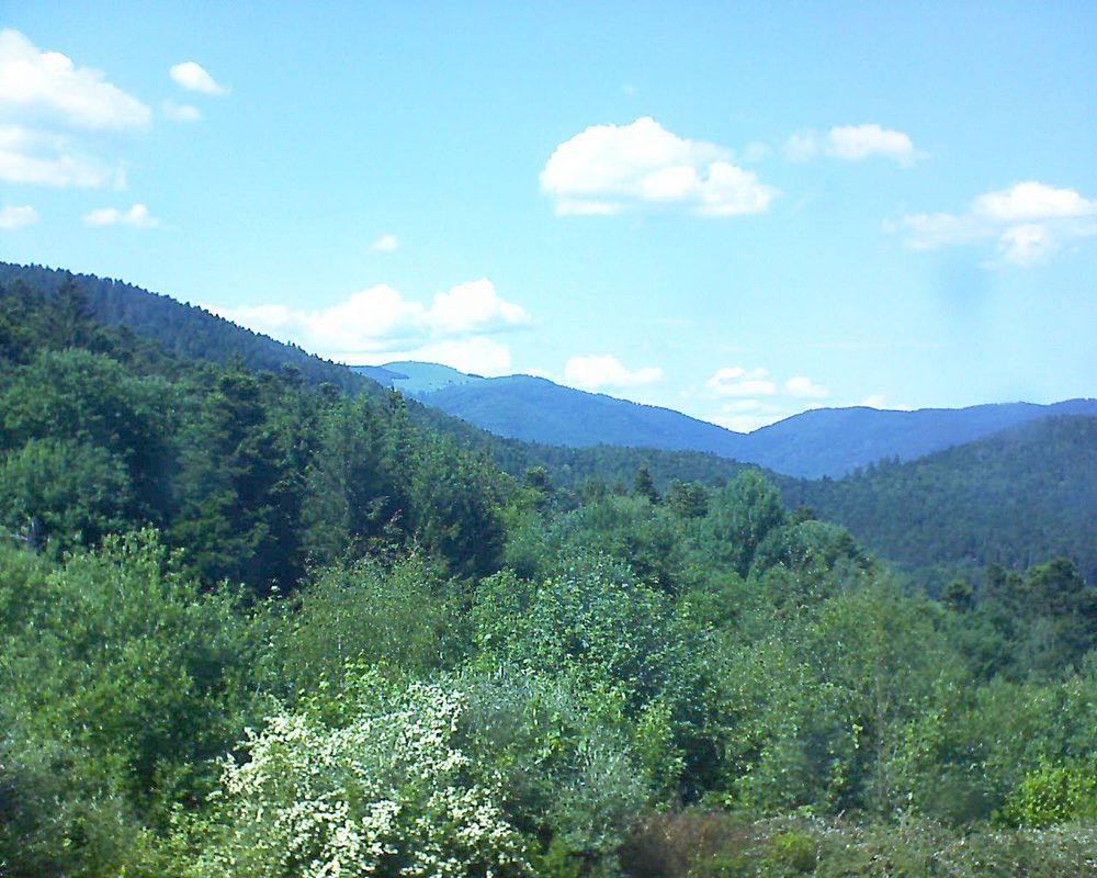 Le petit ballon vu depuis le Domaine Langmatt à Murbach le 30.05.2018 à 15:30 Le petit ballon (Alsace, Vosges) le 30.05.2018 à 15:30