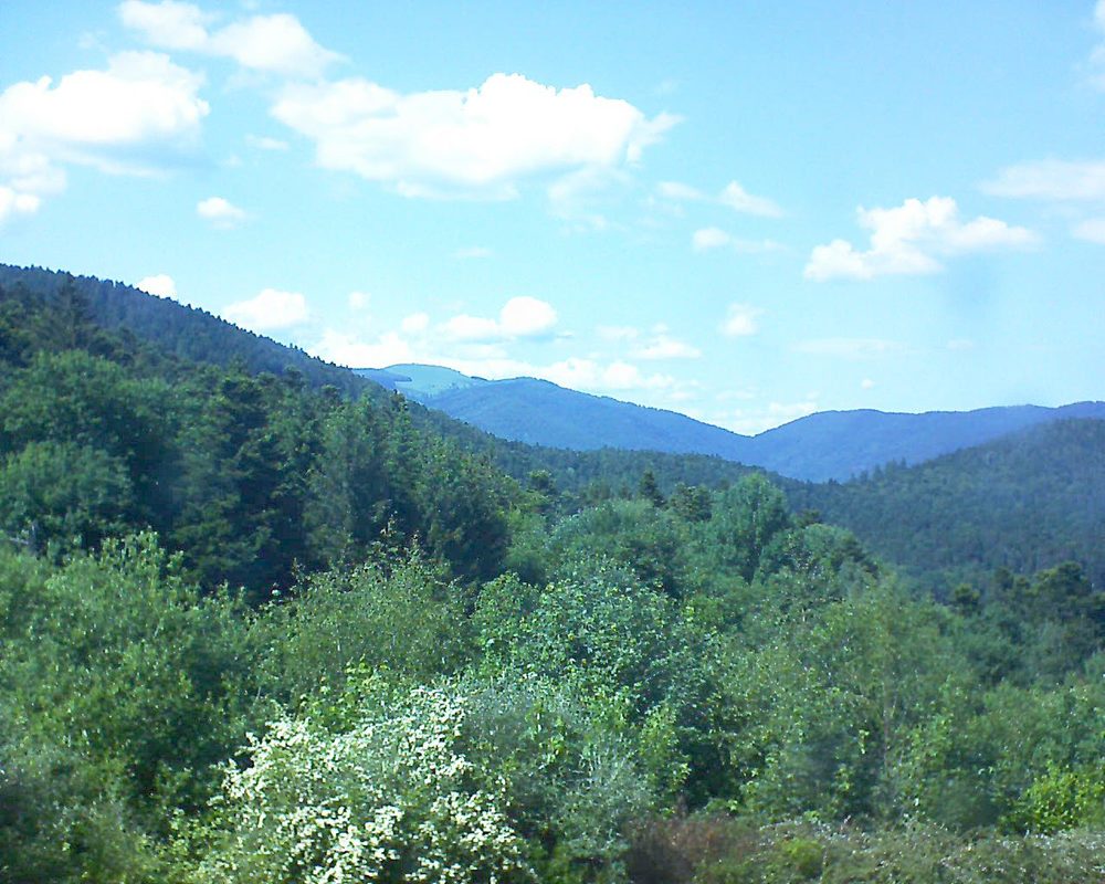 Le petit ballon vu depuis le Domaine Langmatt à Murbach le 30.05.2018 à 15:45 Le petit ballon (Alsace, Vosges) le 30.05.2018 à 15:45