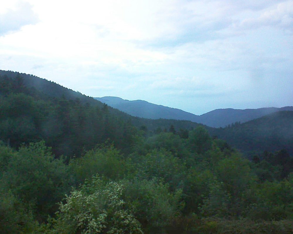 Le petit ballon vu depuis le Domaine Langmatt à Murbach le 30.05.2018 à 21:15 Le petit ballon (Alsace, Vosges) le 30.05.2018 à 21:15