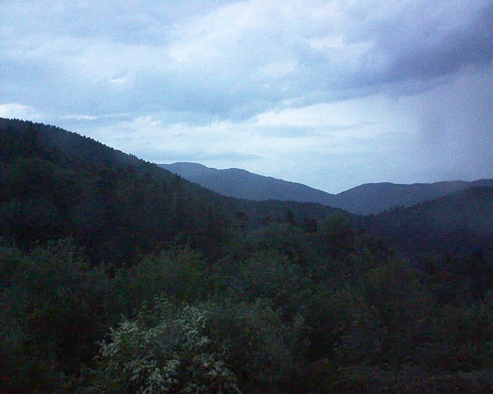 Le petit ballon vu depuis le Domaine Langmatt à Murbach le 30.05.2018 à 21:30 Le petit ballon (Alsace, Vosges) le 30.05.2018 à 21:30