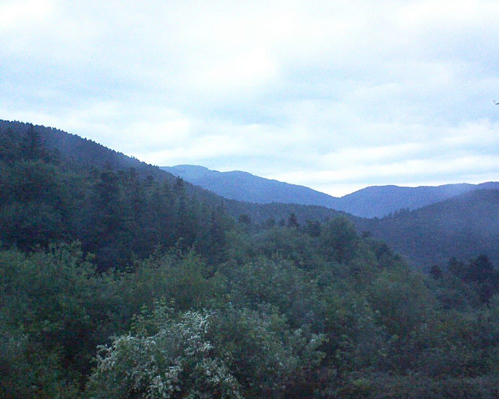 Le petit ballon vu depuis le Domaine Langmatt à Murbach le 31.05.2018 à 05:30 Le petit ballon (Alsace, Vosges) le 31.05.2018 à 05:30
