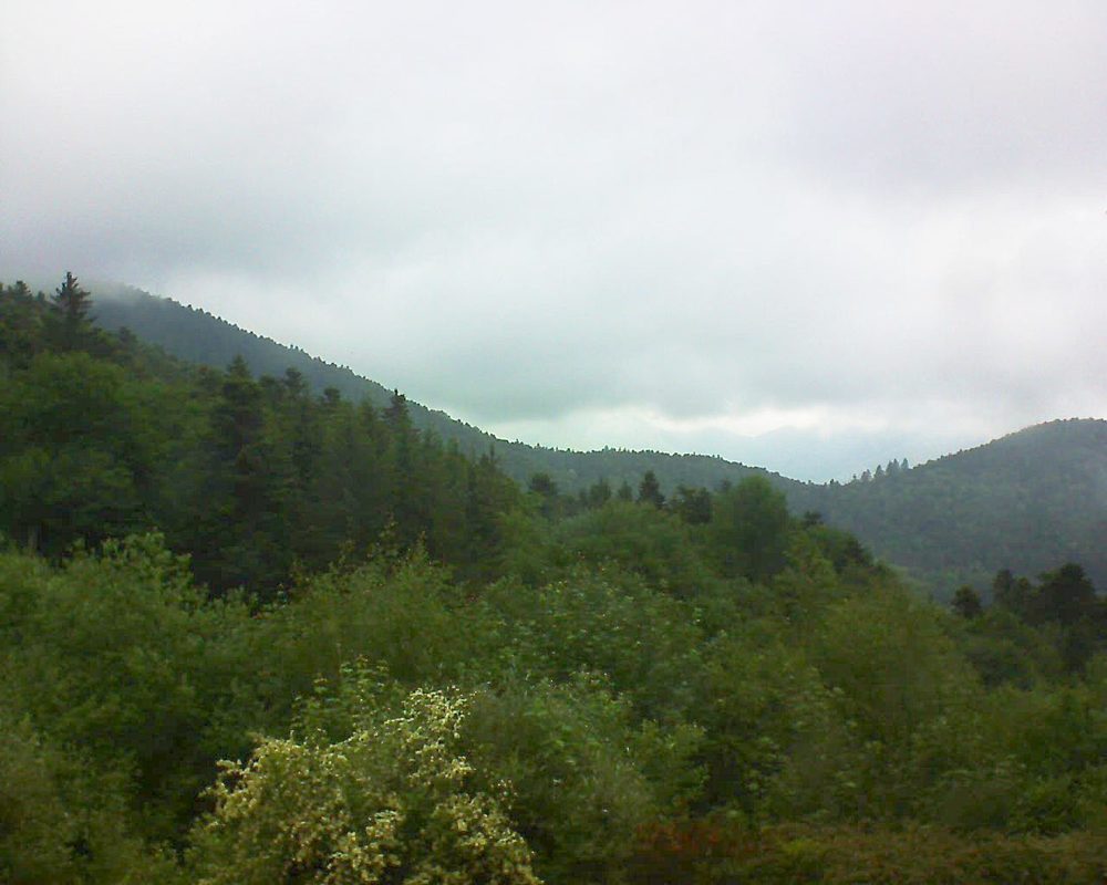 Le petit ballon vu depuis le Domaine Langmatt à Murbach le 31.05.2018 à 10:00 Le petit ballon (Alsace, Vosges) le 31.05.2018 à 10:00