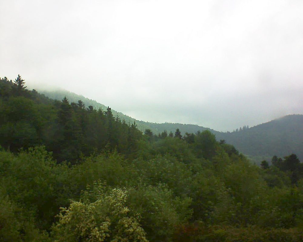 Le petit ballon vu depuis le Domaine Langmatt à Murbach le 31.05.2018 à 10:30 Le petit ballon (Alsace, Vosges) le 31.05.2018 à 10:30