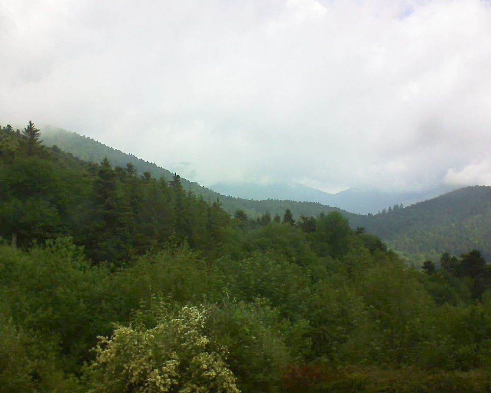 Le petit ballon vu depuis le Domaine Langmatt à Murbach le 31.05.2018 à 11:15 Le petit ballon (Alsace, Vosges) le 31.05.2018 à 11:15