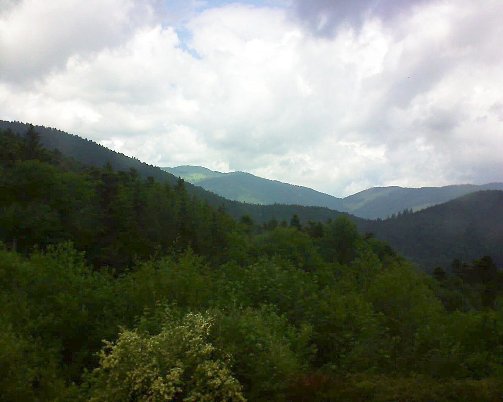 Le petit ballon vu depuis le Domaine Langmatt à Murbach le 31.05.2018 à 12:45 Le petit ballon (Alsace, Vosges) le 31.05.2018 à 12:45