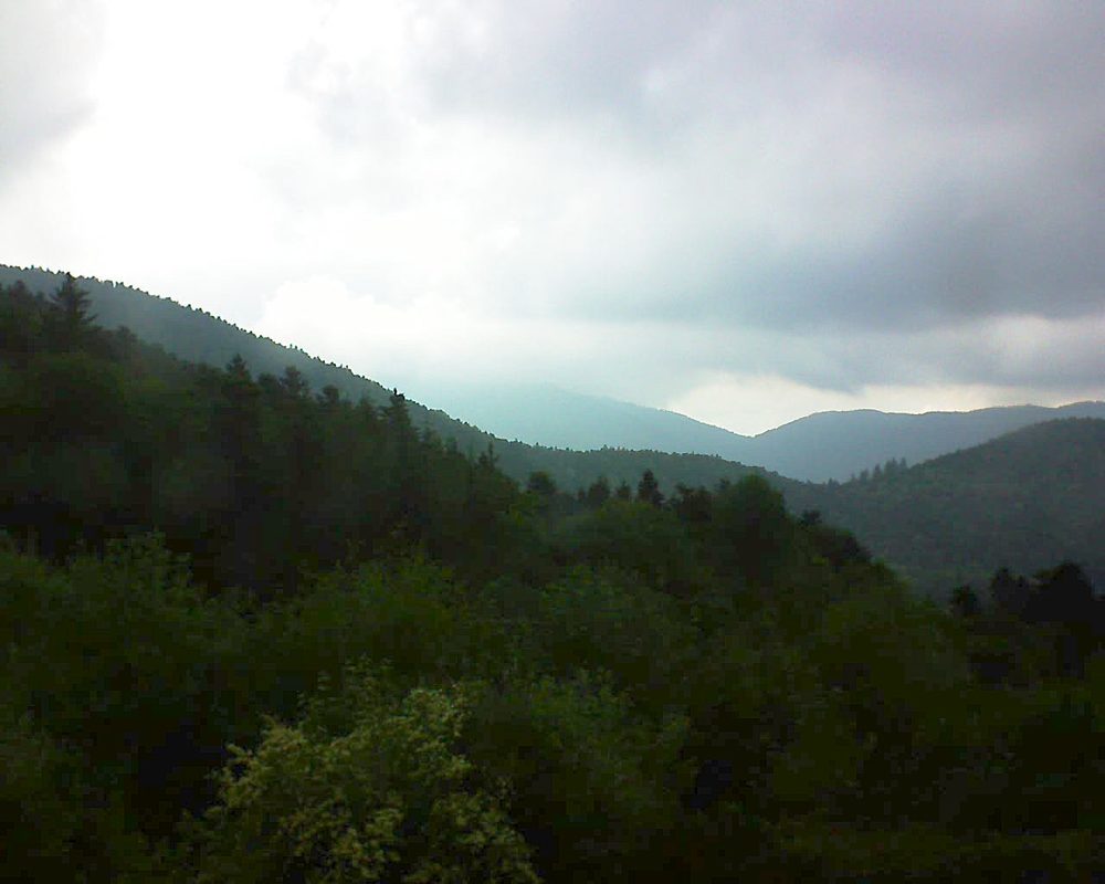 Le petit ballon vu depuis le Domaine Langmatt à Murbach le 31.05.2018 à 14:00 Le petit ballon (Alsace, Vosges) le 31.05.2018 à 14:00
